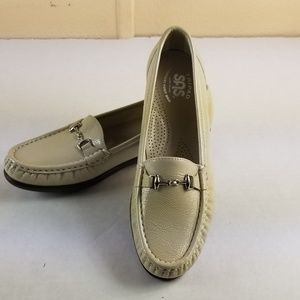 7 1/2 SAS Ivory Loafers/Slip ons/Flats Horsebit
